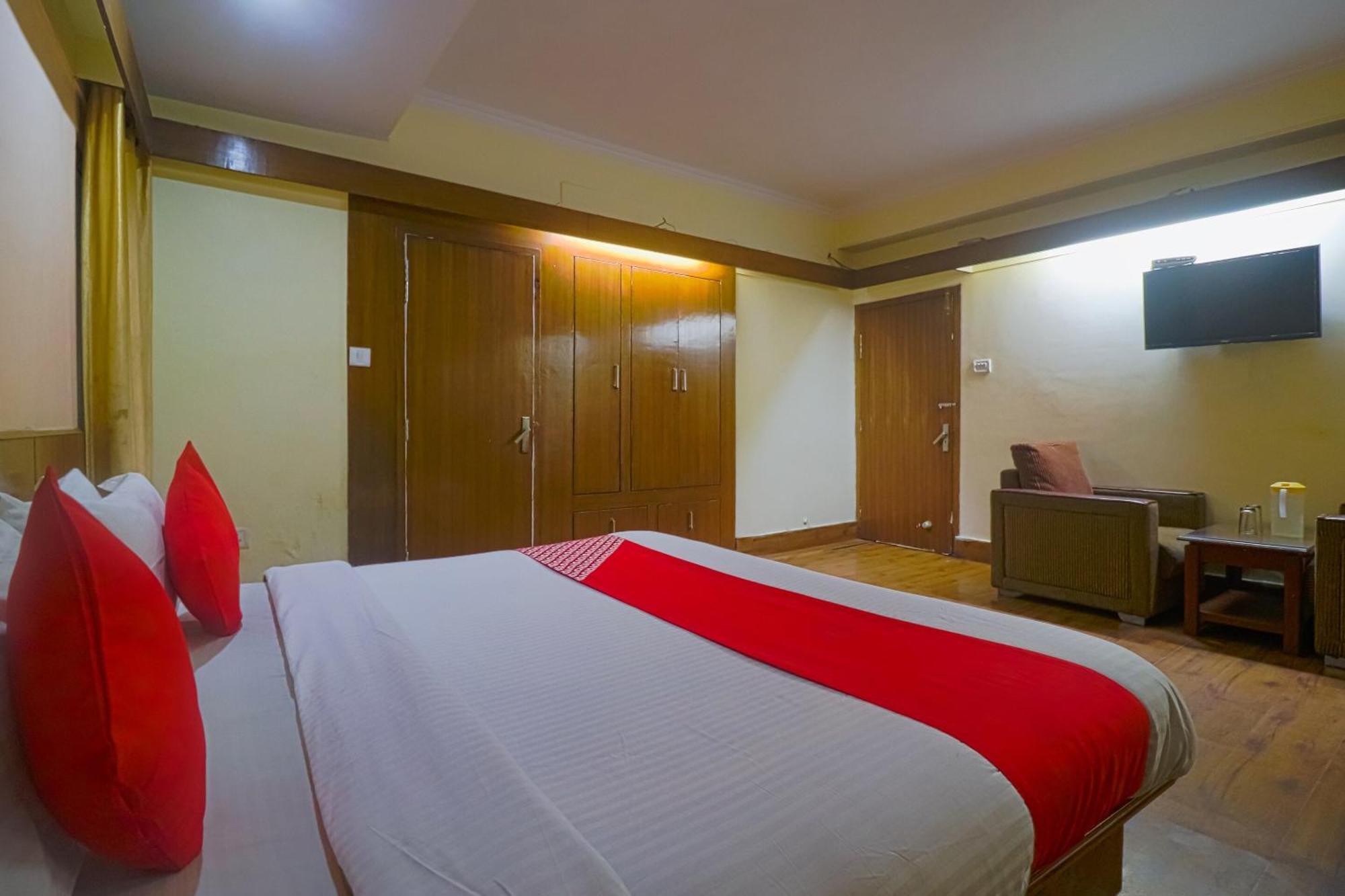 Flagship Hotel Yadgar Shimla Esterno foto